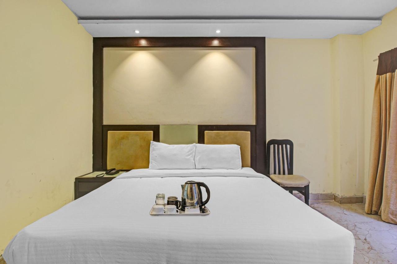 Oyo Townhouse 707 Grand Krishna Hotel Hyderabad Exterior foto
