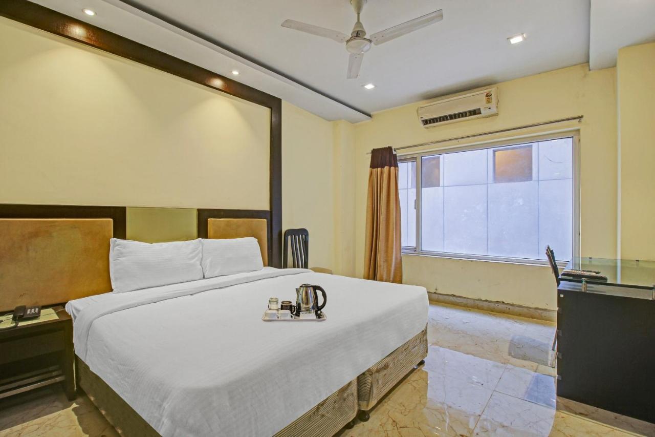 Oyo Townhouse 707 Grand Krishna Hotel Hyderabad Exterior foto