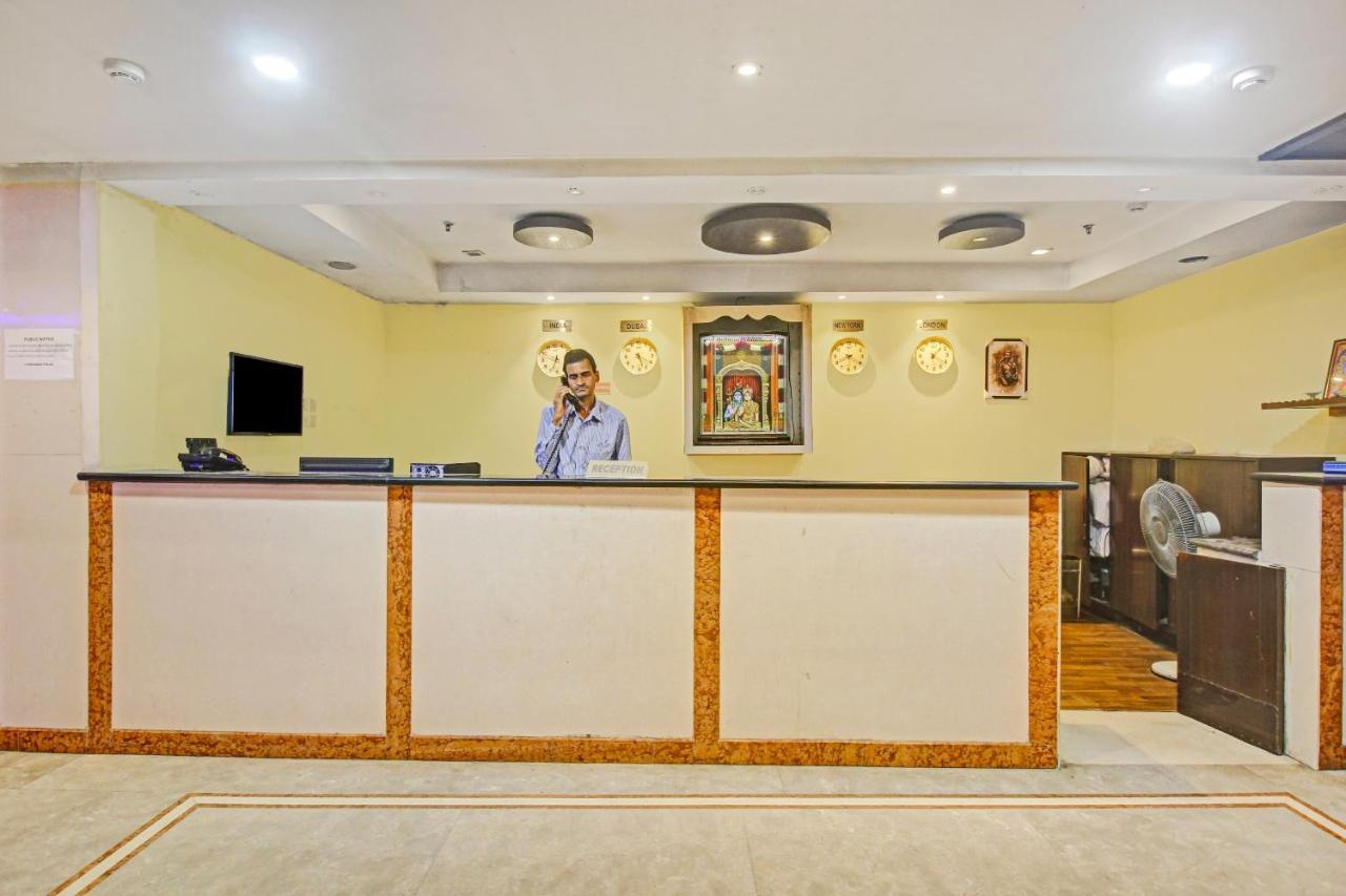 Oyo Townhouse 707 Grand Krishna Hotel Hyderabad Exterior foto