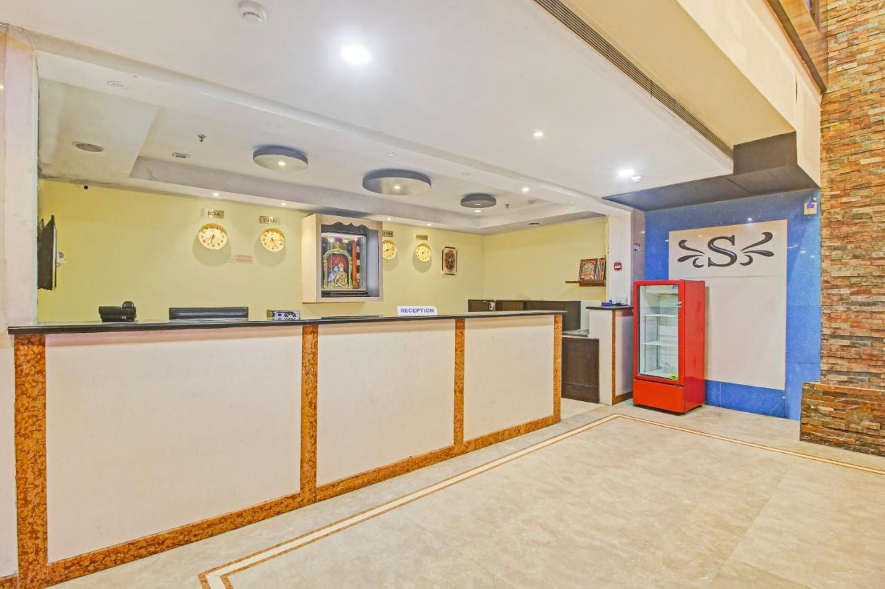 Oyo Townhouse 707 Grand Krishna Hotel Hyderabad Exterior foto